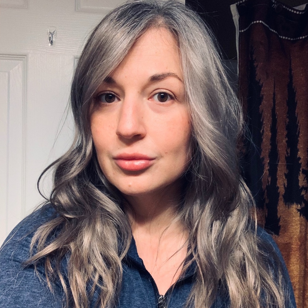 Meet your Posher, Elisa